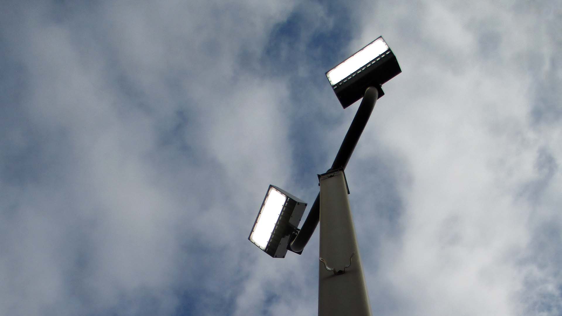 Parking-Lot-Security-Lighting-LED-Retrofit-Pole