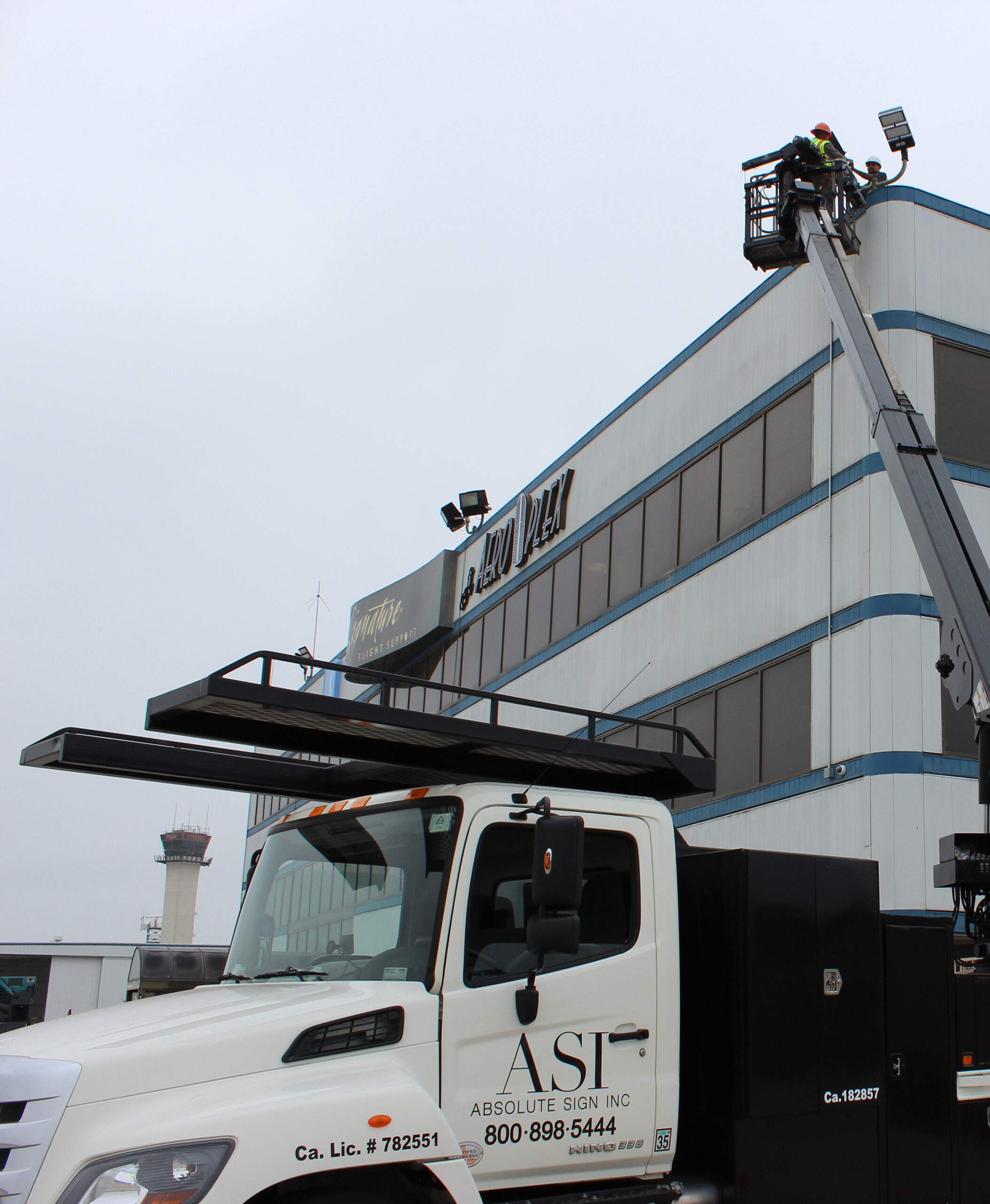 signature-crane-LED-install