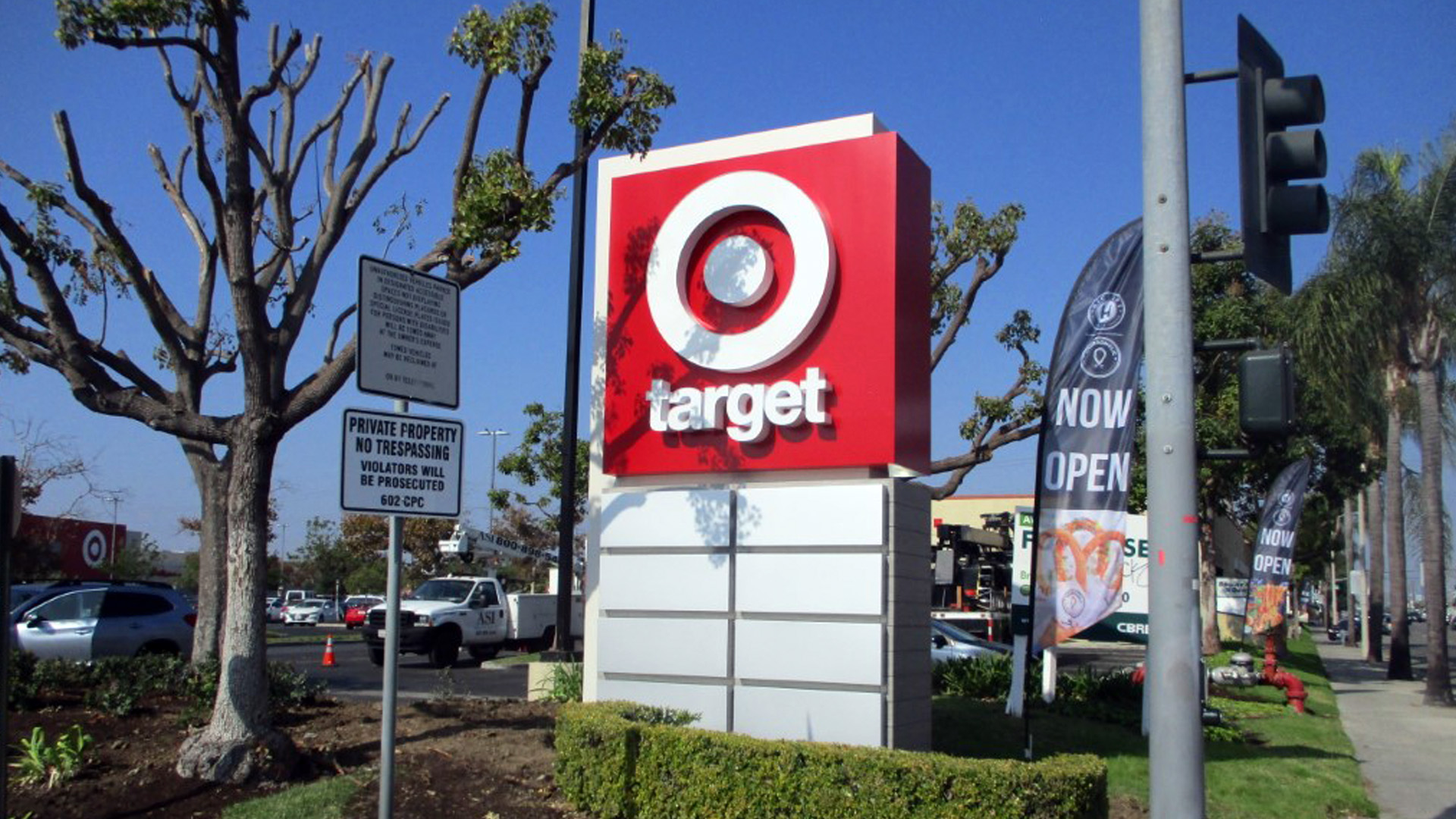 Bristol-Place-Target-Monument-Sign