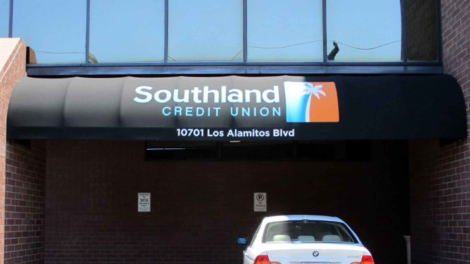 Southland-Credit-Union-Exterior-Awning-Large-Format-Printed-Graphics