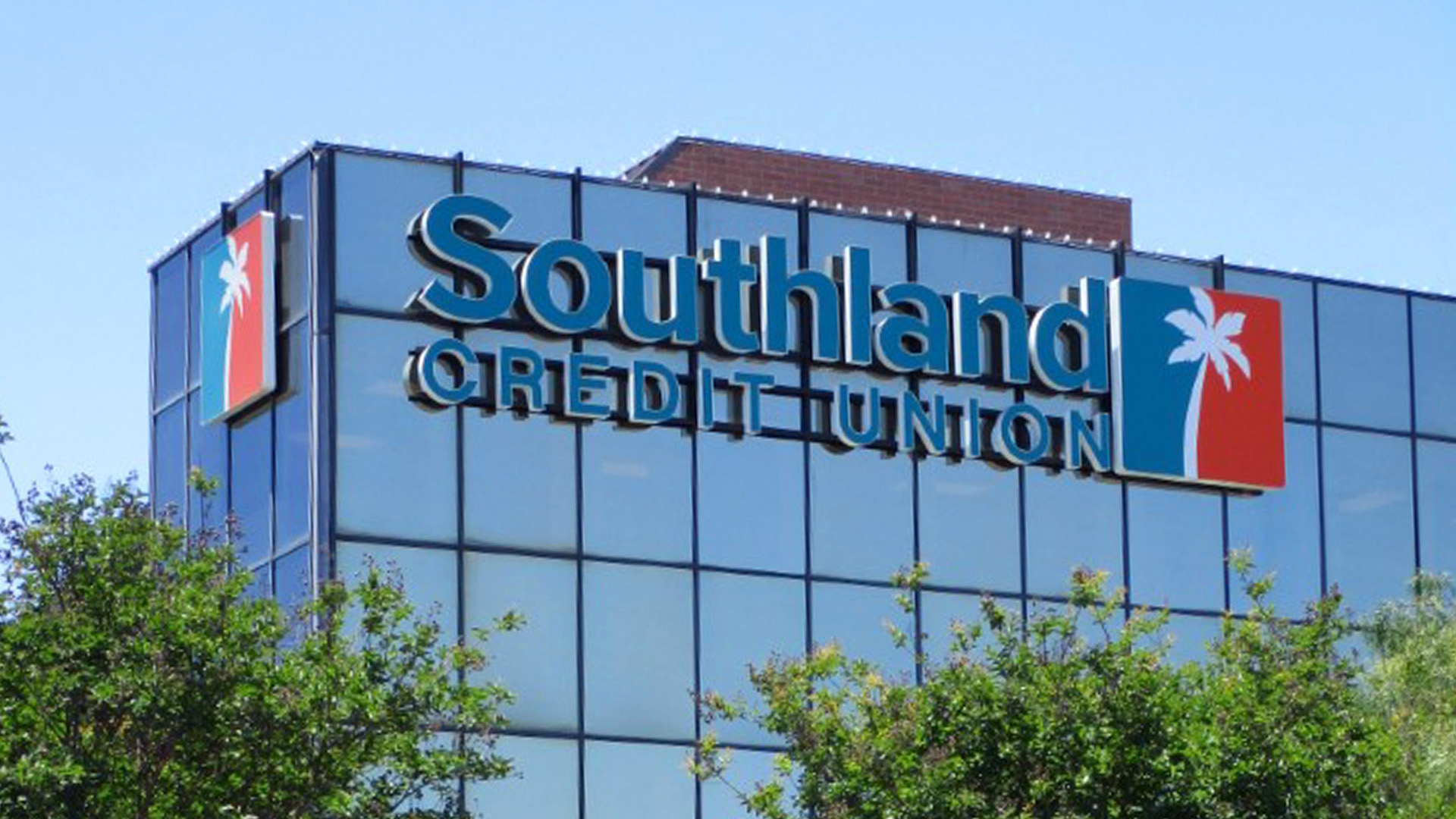 Southland-Credit-Union-Exterior-Building-Channel-Letter-Sign-Front-Left