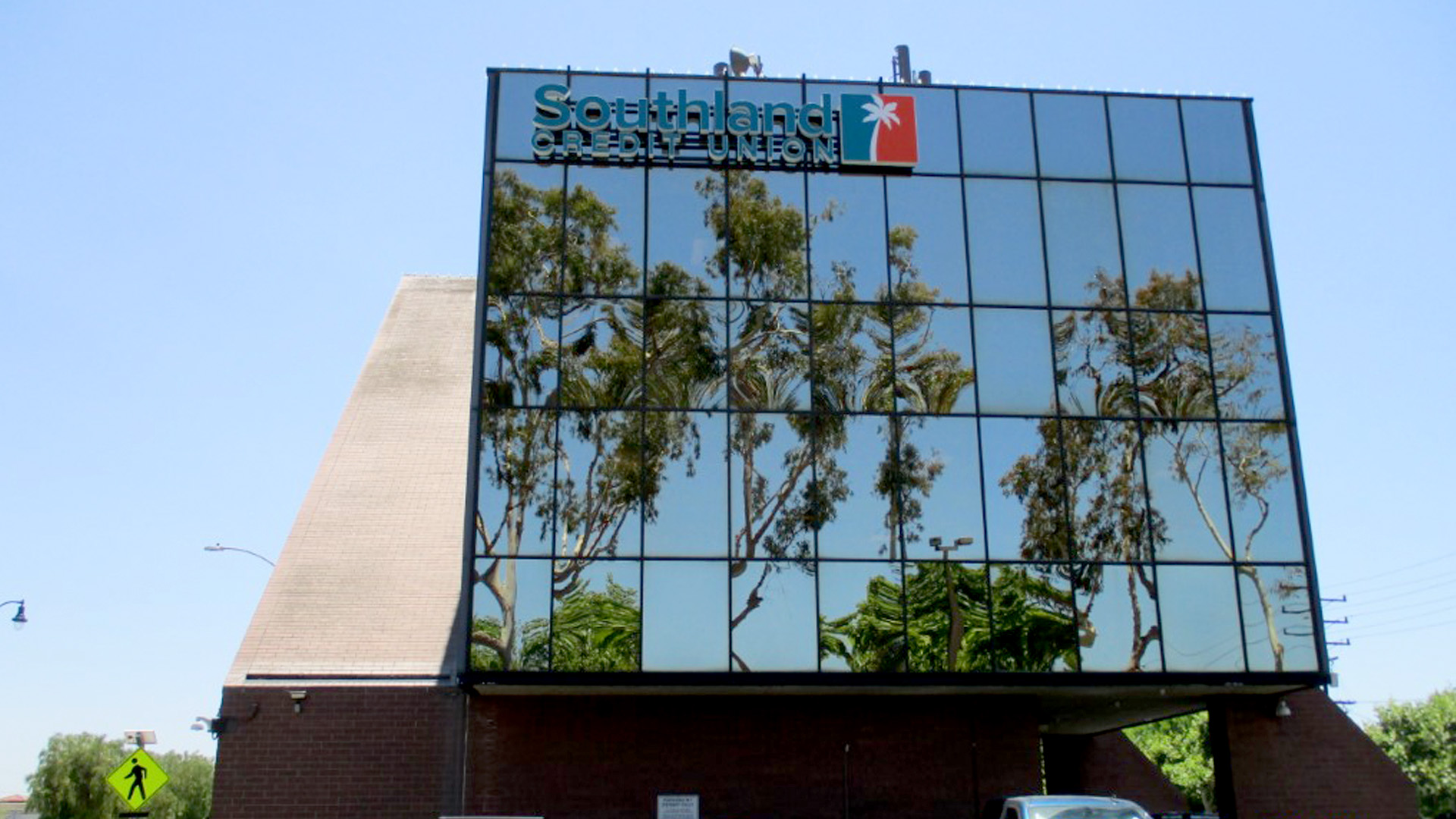 Southland-Credit-Union-Exterior-Building-Channel-Letter-Sign-Front