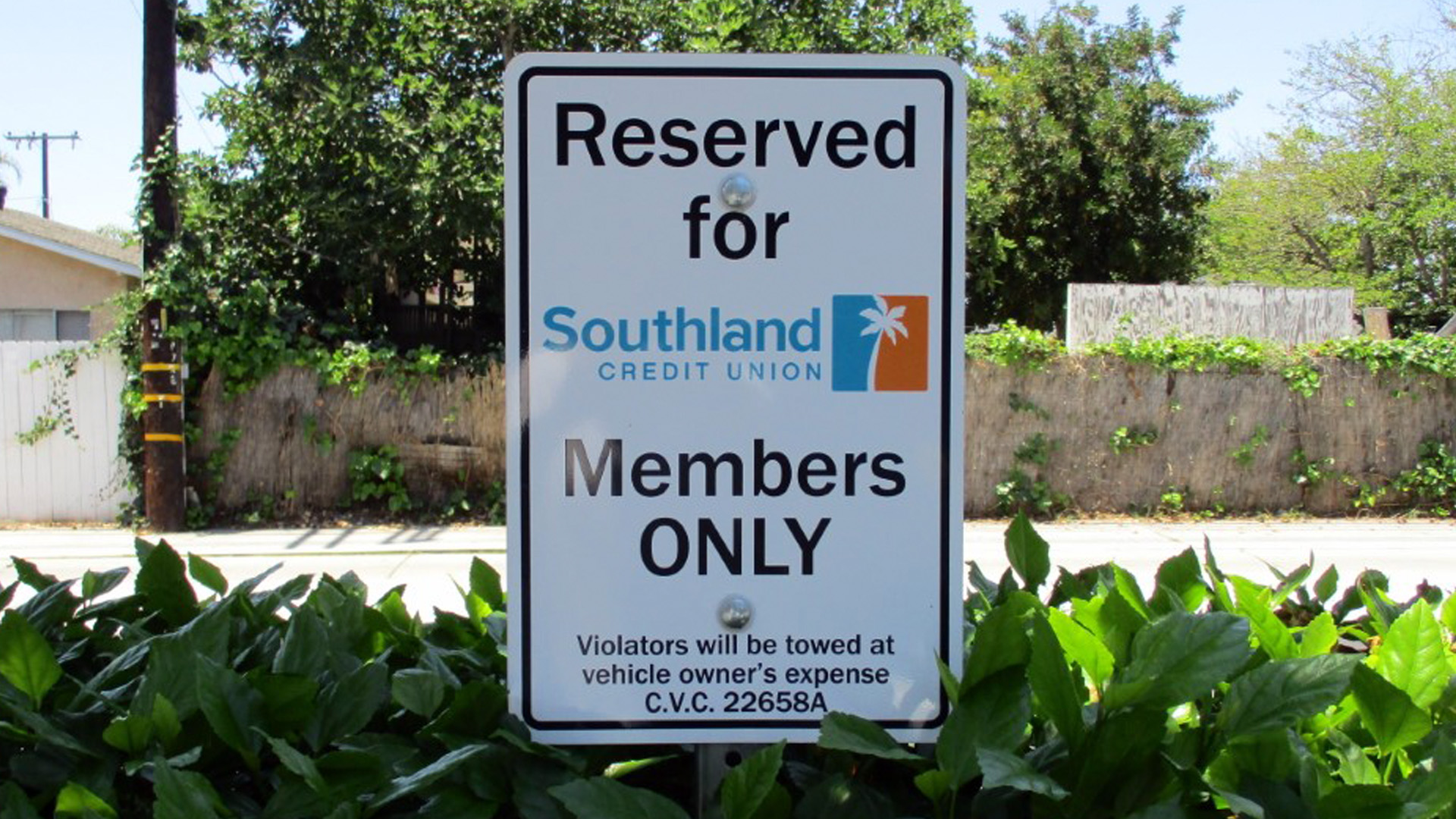 Southland-Credit-Union-Parking-Sign